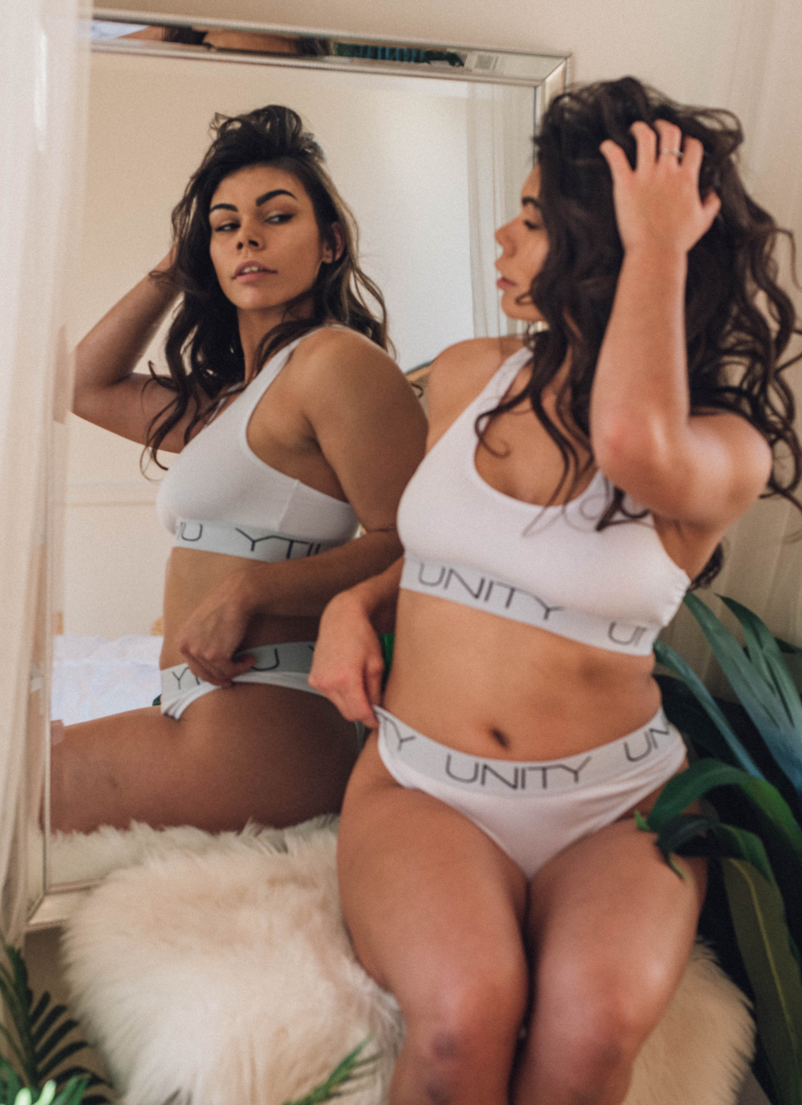 Women's Classic Bamboo Thong - Simply White